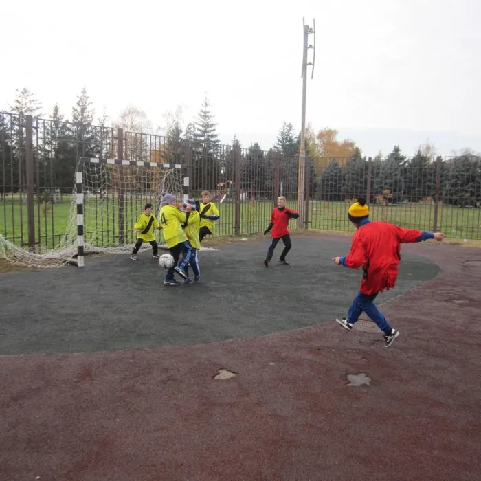 турнир по футболу "Золотая осень" между командами площадок  клуба «Золотой медвежонок"
